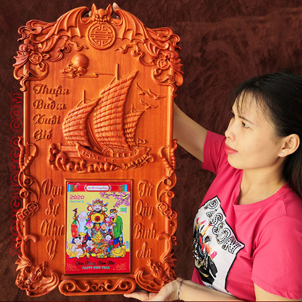 lich go treo tuong DLG---THUAN-BUOM-XUOI-GIO image lich go treo tuong Các Mẫu Lịch Gỗ Thuận Buồm Xuôi Gió Được Yêu Thích Năm 2027