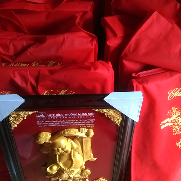 lich go treo tuong Kh&aacute;ch H&agrave;ng 