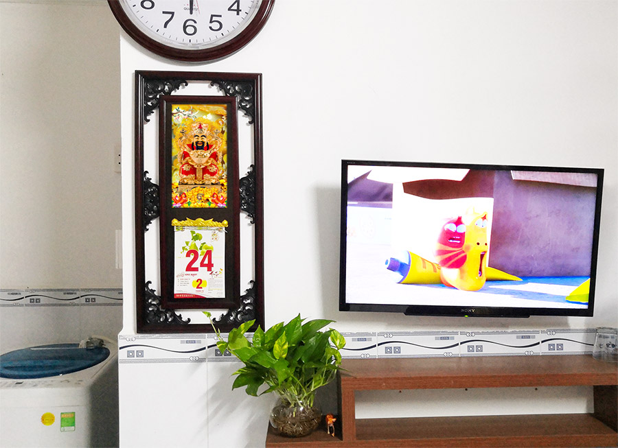 lich treo tuong bang go 13