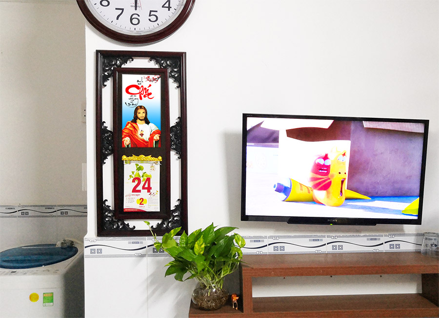 lich treo tuong bang go 11