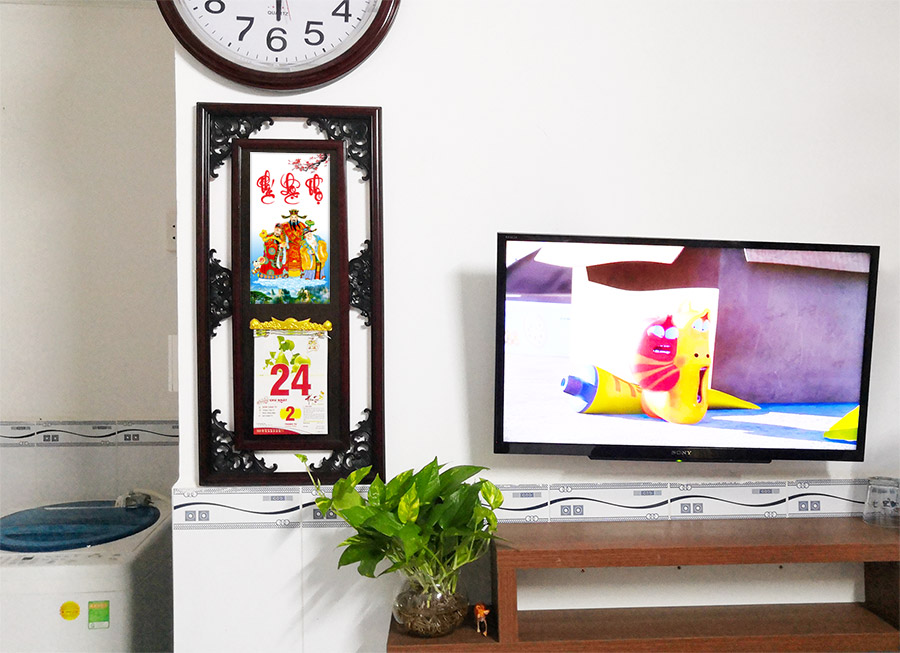 lich treo tuong bang go 4